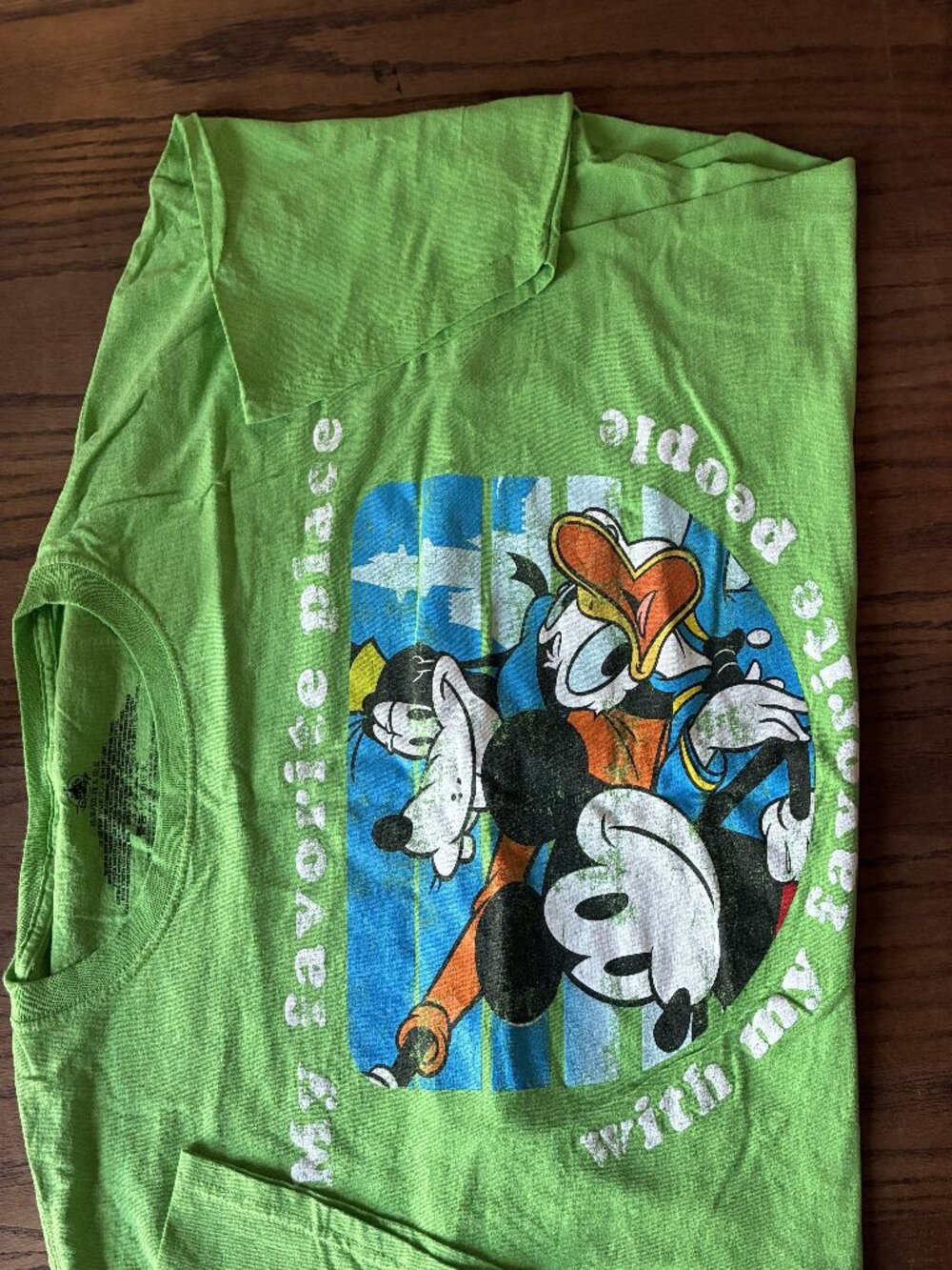 Disney T-Shirt "My Favorite Place with My Favorite People"; Green; XL